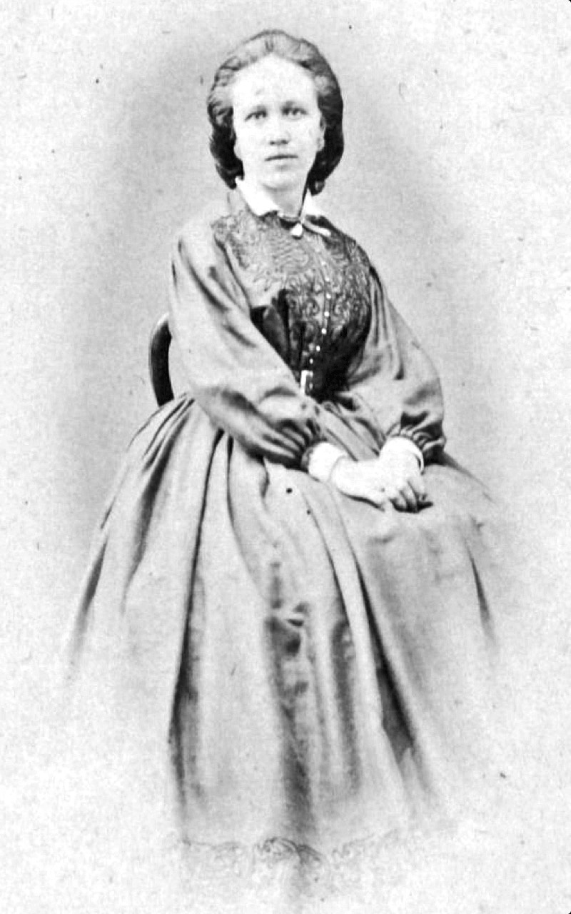 Charlotte Yhlen Olsen. Fotograf och år okända. (Wikimedia Commons)
