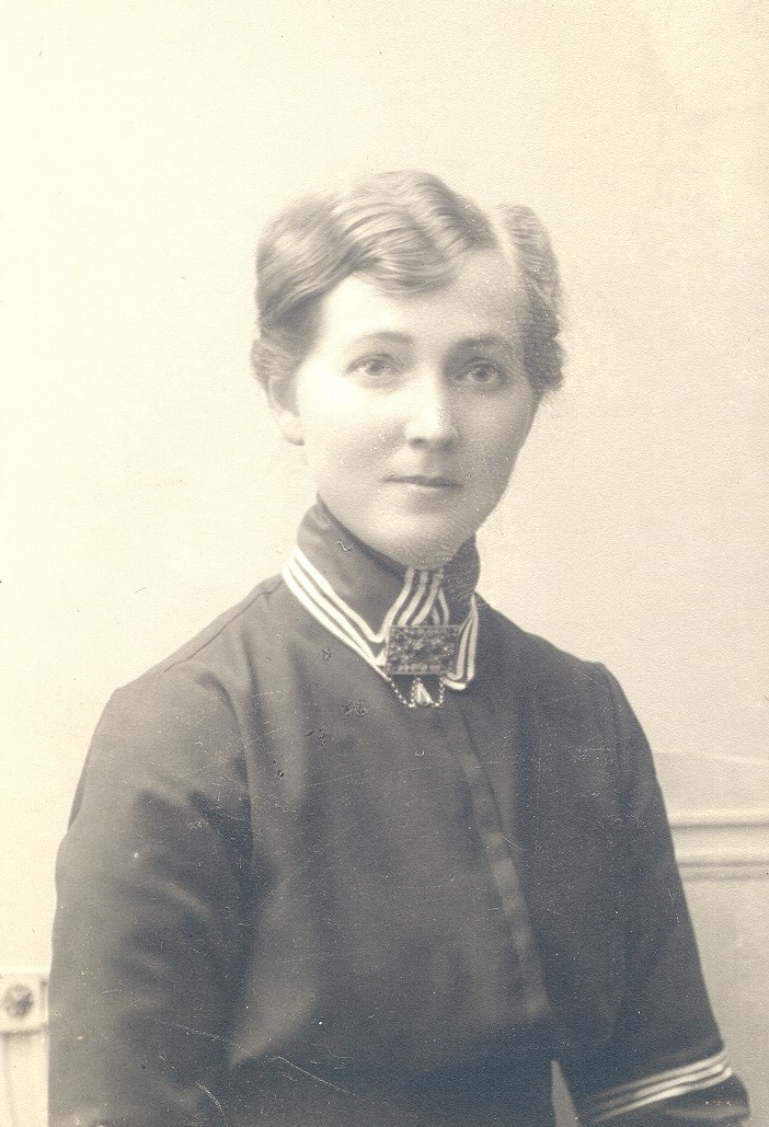 Eva Andén, year unknown. Photo: Atelier Hedström, Uppsala (KvinnSam, Gothenburg University Library)