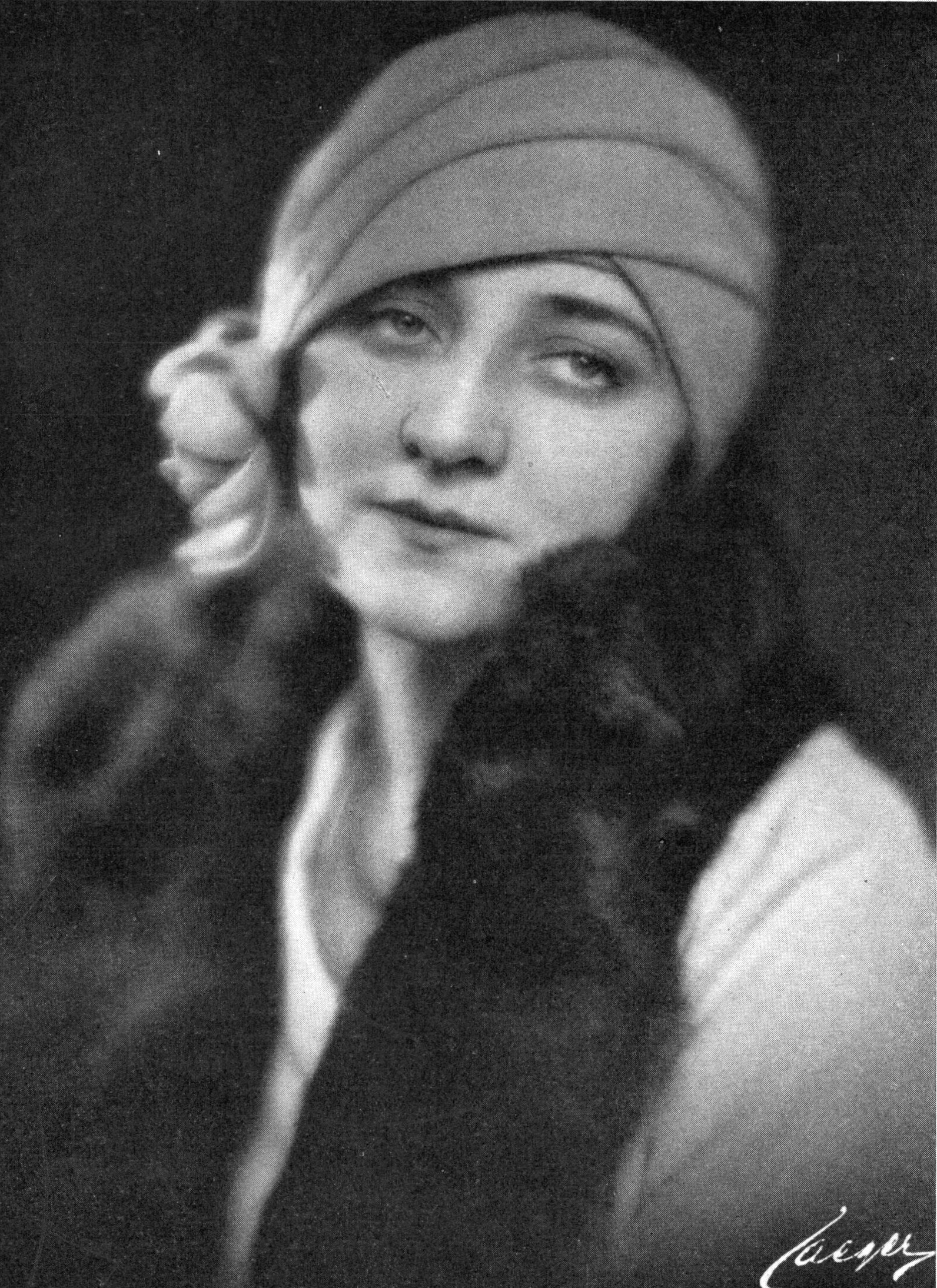Alice Eklund i tidskriften Scenen, 1928. Foto: Atelier Jaeger (Wikimedia Commons)