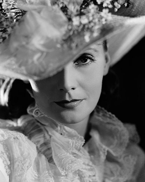 Greta Garbo i ett publicitetsfoto för ljudfilmen Anna Karenina, 1935. Foto: Metro-Goldwyn-Mayer. Bildkälla: Wikimedia