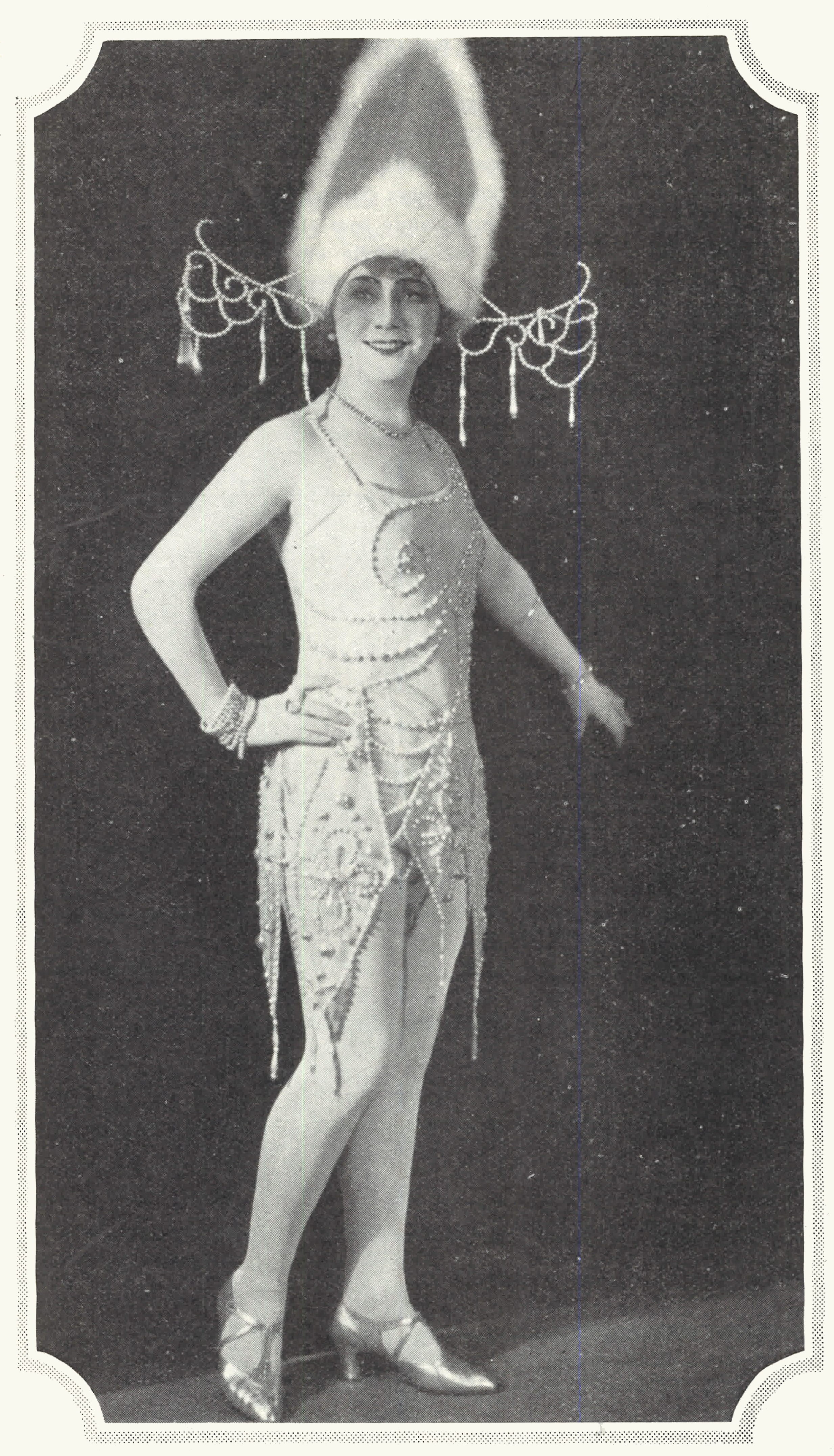 Nita Hårleman in scene costume, image from the magazine Scenen, nr 12, 1929. Photographer unknown