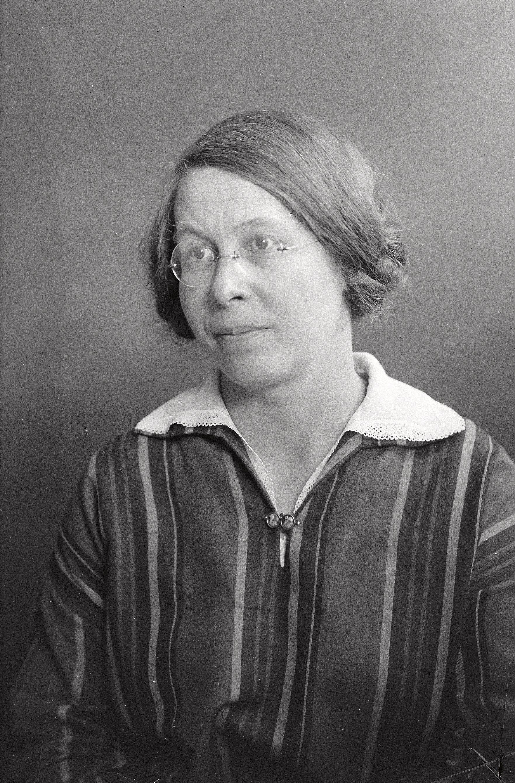 Lisa Rolf, 1928. Foto: Per Bagge (1866-1936), detalj. Universitetsbiblioteket, Lunds universitet, 12426