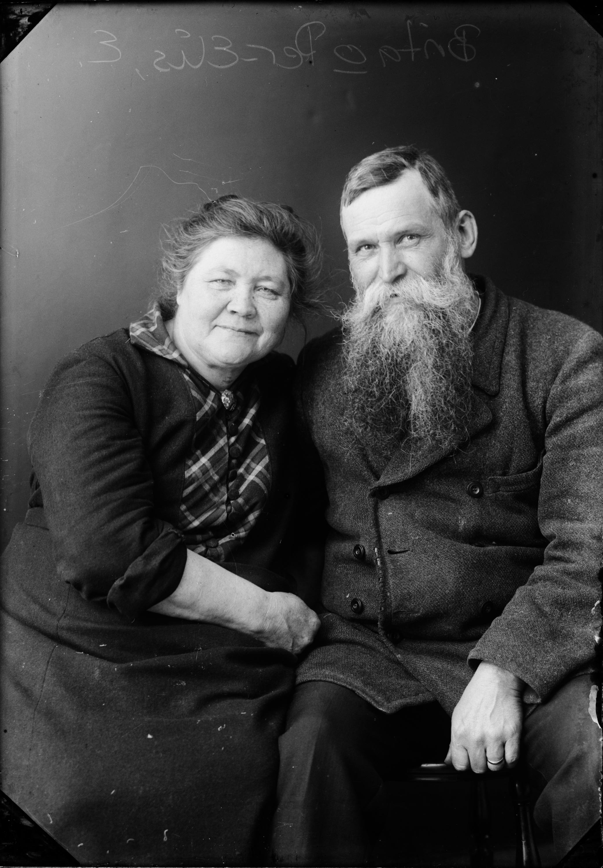 Brita Skötsner with her husband Per Elis Edhlund, year unknown. Assumed self-portrait (Upplandsmuseet, ED20432)