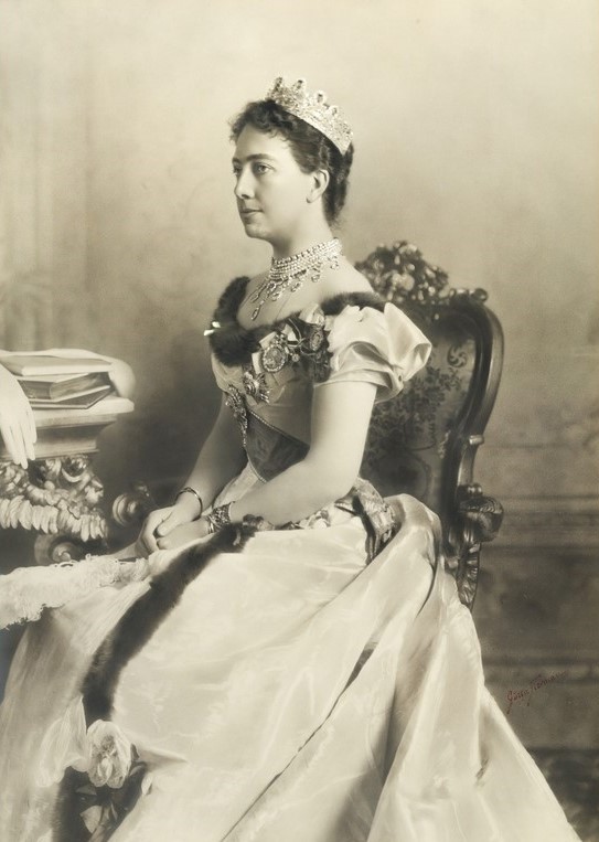 Queen Victoria of Sweden. Original photographer and year unknown (Bertil Wreting/Nordiska museet, NM.0193685)