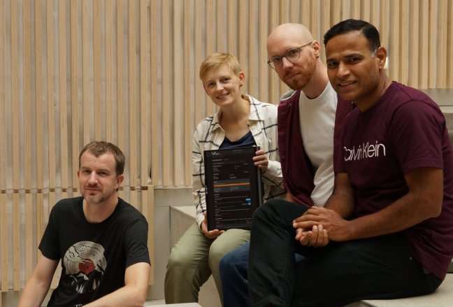 Martin Hammarstedt, Anne Schumacher, Arild Matsson och Samir Mohammed visar upp den nya versionen av dataplattformen Mink.